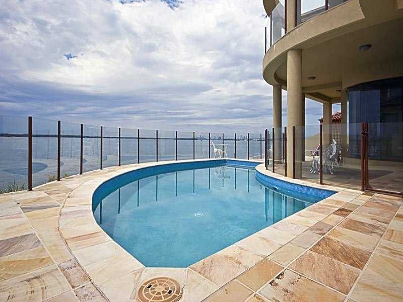 Sovereign Islands QLD 4216